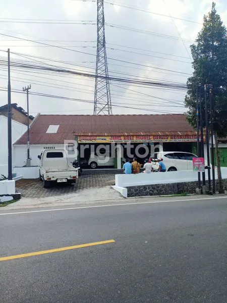 RUMAH DIPINGGIR JALAN PARAKAN WONOSOBO