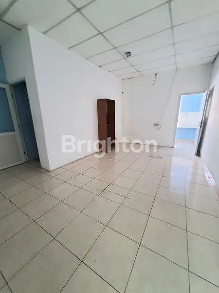 image RUKO STRATEGIS DI PASAR MODERN PARAMOUNT, SIAP USAHA (5)