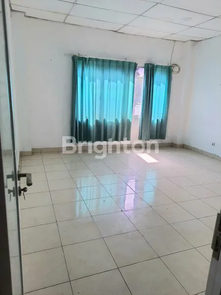 image RUKO STRATEGIS DI PASAR MODERN PARAMOUNT, SIAP USAHA (6)