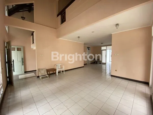 image RUMAH CANTIK 2 LANTAI DI JL.KERINCI, KEBAYORAN BARU SIAP HUNI (7)