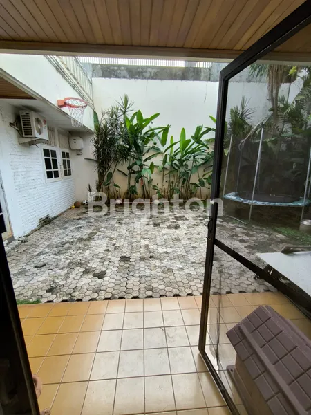 image RUMAH 5 KAMAR TIDUR DEKAT MALL PONDOK INDAH JAKARTA SELATAN (3)