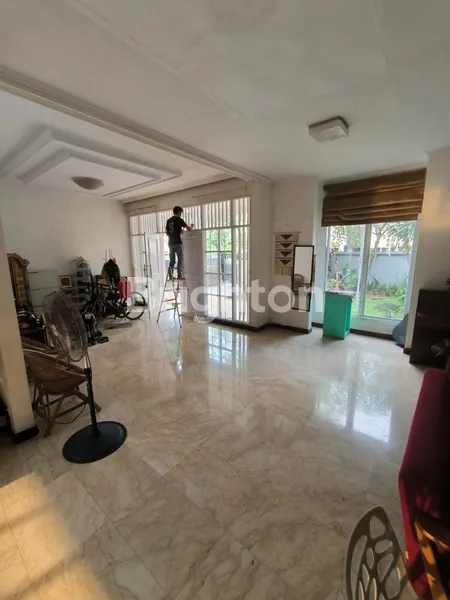 image RUMAH 5 KAMAR TIDUR DEKAT MALL PONDOK INDAH JAKARTA SELATAN (7)