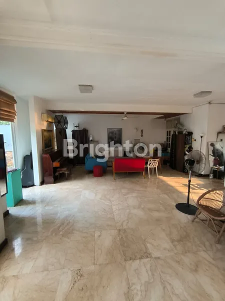 image RUMAH 5 KAMAR TIDUR DEKAT MALL PONDOK INDAH JAKARTA SELATAN (8)