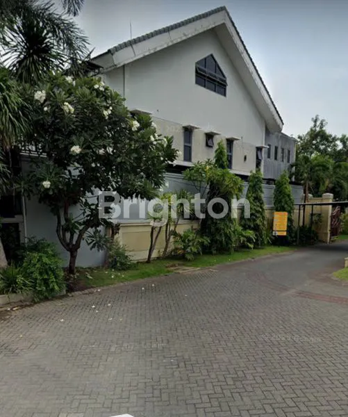 image RUMAH MEWAH DAN STRATEGIS DI RAYA DELTASARI WARU SIDOARJO (2)