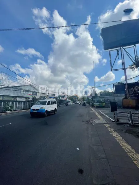 image RUKO STRATEGIS  3 LANTAI DI SESETAN  (7)