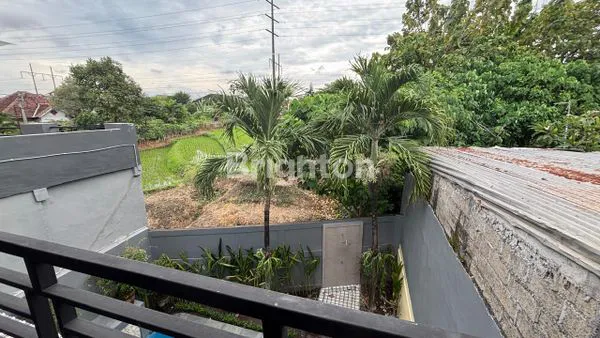 image RUMAH MEWAH DEKAT CANGGU FULLY-FURNISHED DI KEROBOKAN KAJA, DEKAT FASILITAS KOTA (1)