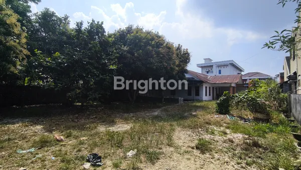 3 BIDANG TANAH DAN 1 UNIT RUMAH KOMPLEKS HARAPAN DEKAT JALAN RIAU