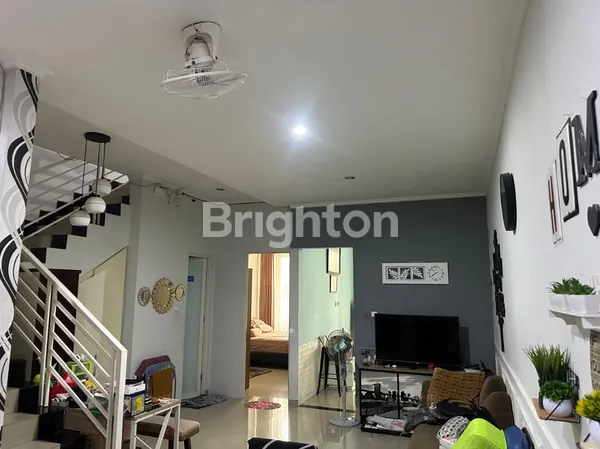 image RUMAH 2.5 LANTAI DI PAKUWON CITY TAMAN MUTIARA LAGUNA SURABAYA (2)