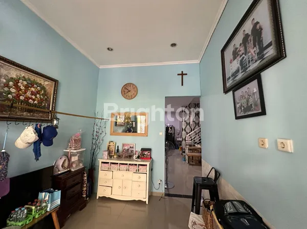 image RUMAH 2.5 LANTAI DI PAKUWON CITY TAMAN MUTIARA LAGUNA SURABAYA (4)