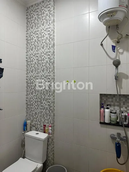 image RUMAH 2.5 LANTAI DI PAKUWON CITY TAMAN MUTIARA LAGUNA SURABAYA (7)