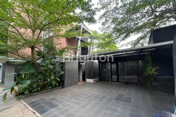 image RUMAH TROPIS CONTENPORER AREA STRATEGIS LEBAK BULUS (2)