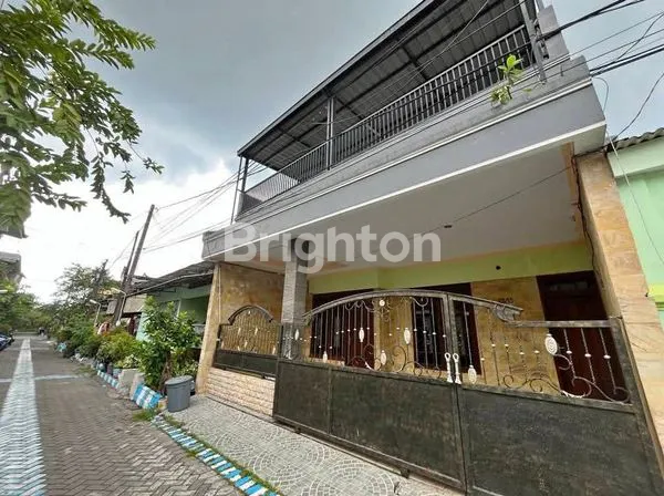 image RUMAH BABATAN INDAH 2 LANTAI LOKASI STRATEGIS BEBAS BANJIR  (2)