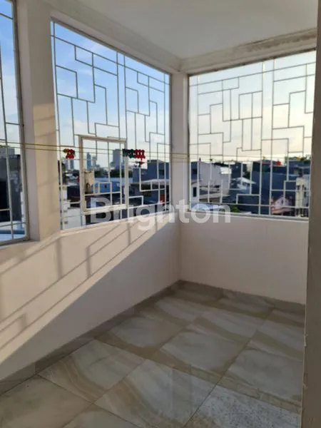 image RUMAH TANAH SEREAL 4 X 13 JAKARTA BARAT (3)