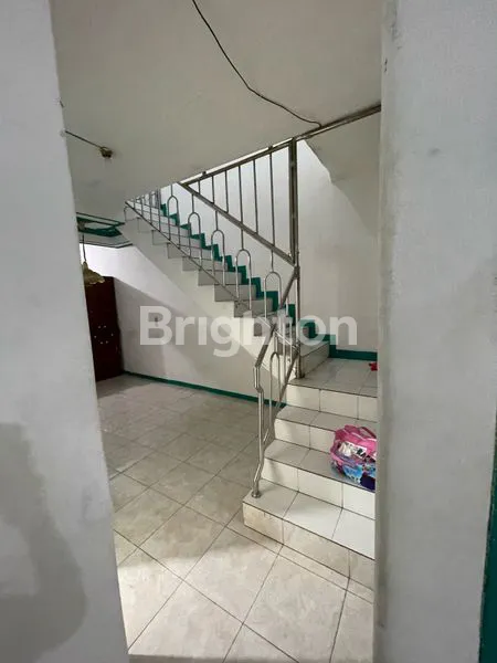 image RUMAH 2 LANTAI NYAMAN & LUAS, SIAP TEMPATI DENGAN HARGA TERBAIK (3)