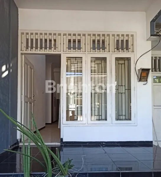 image SEMAMPIR TENGAH SIAP HUNI BARU RENOV DAN CAT ULANG, SELANGKAH RAYA MERR, BEBAS BANJIR  (4)