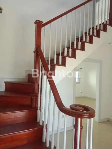 image RUMAH SECOND SIDOSERMO BISA UNTUK USAHA STRATEGIS DEKAT KE TENGAH KOTA  (5)