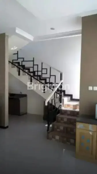 image RUMAH SECOND GUNUNG ANYAR EMAS SIAP HUNI DEKAT KAMPUS UPN DAN MERR   (6)
