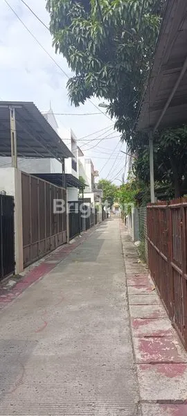 image RUMAH MINIMALIS 3 LANTAI DI HARPA II, DEKAT MALL KELAPA GADING (7)