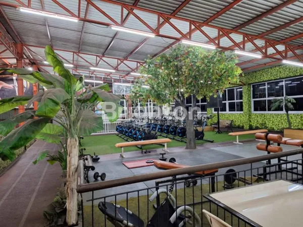 image BANGUNAN KOMERSIL 4,5 LANTAI RAYA MANYAR, LOKASI STRATEGIS COCOK UNTUK KANTOR (2)
