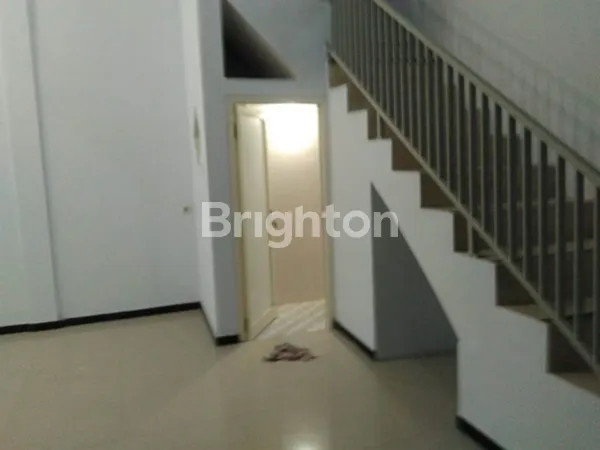 image RUMAH SIAP HUNI RUNGKUT MAPAN TENGAH MINIMALIS 2 LANTAI DEKAT UPN (3)