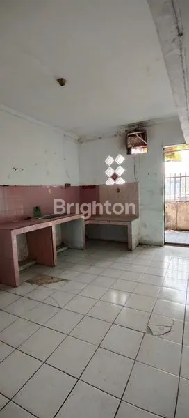 image RUKO 4 LANTAI LOKASI STRATEGIS DI TERUSAN BANDENGAN UTARA JAKARTA UTARA (6)