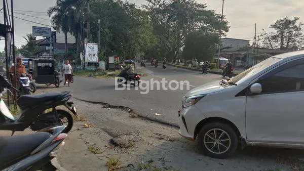 image RUKO BESAR LEGA LUAS 2,5 LANTAI DI PINGGIR JALAN RAYA RAMAI (8)