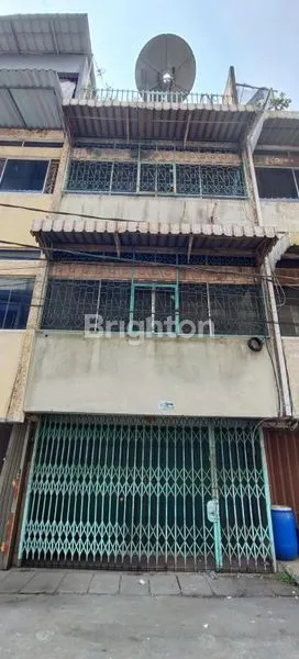 RUKO 4 LANTAI LOKASI STRATEGIS DI TERUSAN BANDENGAN UTARA JAKARTA UTARA