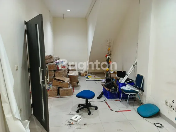 image RUKO 3 1/2 LANTAI HADAP JALAN GREEN LAKE CITY CIPONDOH TANGERANG  (3)