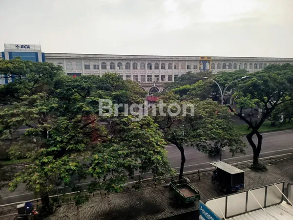 image RUKO 3 1/2 LANTAI HADAP JALAN GREEN LAKE CITY CIPONDOH TANGERANG  (8)