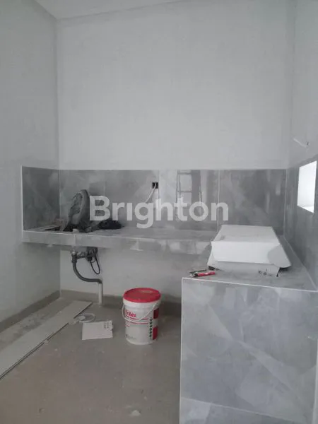 image DIJUAL 1 UNIT RUMAH BARU 2 LANTAΙ(TAHAP FINISHING, TINGGAL DI CAT & PASANG KUSEN) YANG LOKASINYA DI KOMPLEK MARGAHAYU RAYA METRO, KOTA BANDUNG (4)