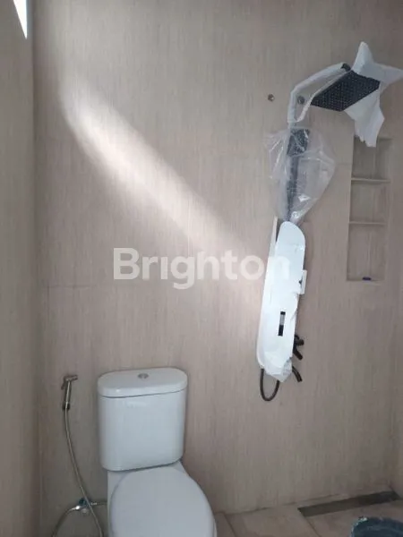 image DIJUAL 1 UNIT RUMAH BARU 2 LANTAΙ(TAHAP FINISHING, TINGGAL DI CAT & PASANG KUSEN) YANG LOKASINYA DI KOMPLEK MARGAHAYU RAYA METRO, KOTA BANDUNG (7)