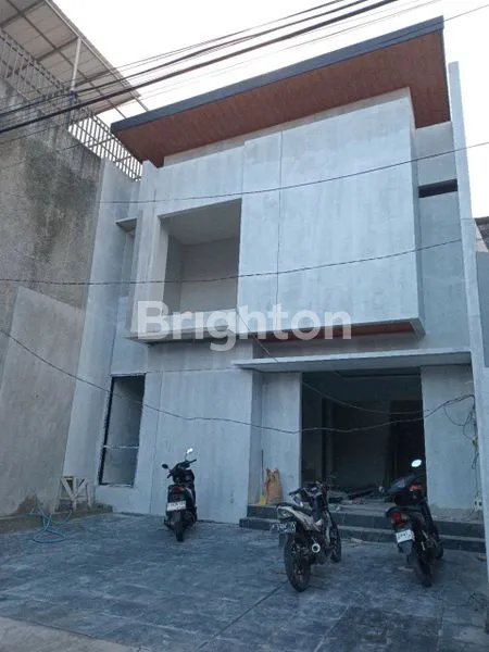 image DIJUAL 1 UNIT RUMAH BARU 2 LANTAΙ(TAHAP FINISHING, TINGGAL DI CAT & PASANG KUSEN) YANG LOKASINYA DI KOMPLEK MARGAHAYU RAYA METRO, KOTA BANDUNG (1)