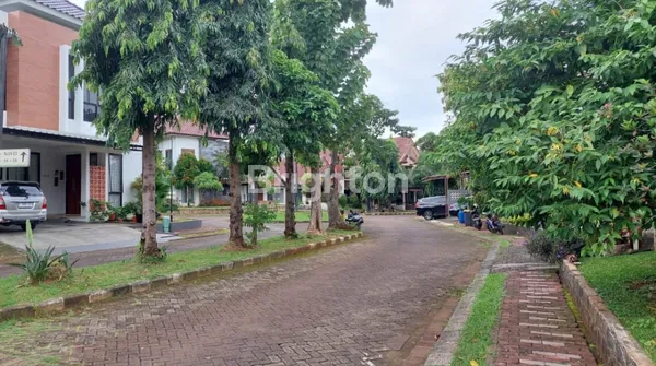 image RUMAH STRATEGIS 2 LANTAI (3)