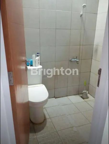 image DIJUAL CEPAT 1 UNIT RUMAH 2 LANTAI DAN SIAP HUNI YANG LOKASINYA DI DALAM CLUSTER DI JL CIBODAS ANTAPAN (7)