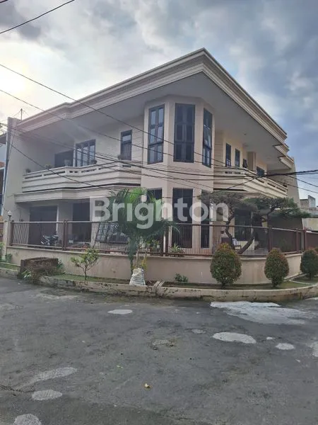 image RUMAH DARMO HARAPAN POSISI HOOK 2 LANTAI MINIMALIS (1)