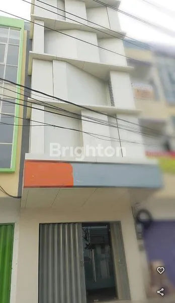 RUKO 3 LANTAI PREMIUM DI JALAN UTAMA MENGANTI SURABAYA