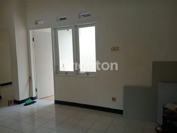 image RUMAH KOMERSIAL + TOKO VALENCIA RESIDENCE SIAP HUNI (2)