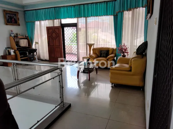 image RUMAH SIAP HUNI STRATEGIS DI DHARMAHUSADA INDAH TIMUR (2)