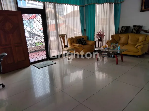 image RUMAH SIAP HUNI STRATEGIS DI DHARMAHUSADA INDAH TIMUR (4)