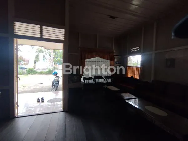 image RUMAH MEWAH 1200M² DI JALAN UTAMA AHMAD DAHLAN, PONTIANAK KOTA (8)