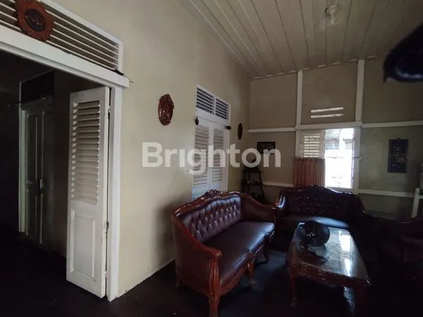 image RUMAH MEWAH 1200M² DI JALAN UTAMA AHMAD DAHLAN, PONTIANAK KOTA (4)