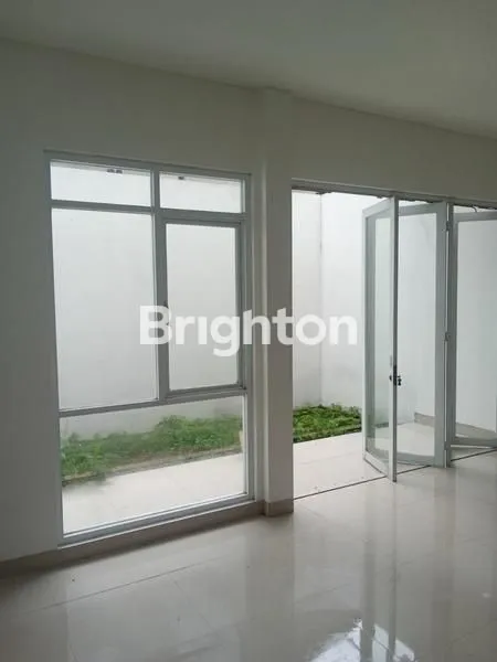 image RUMAH STRATEGIS 2 LANTAI DEKAT LABSCHOOL, KOMPLEK CIRENDEU (7)