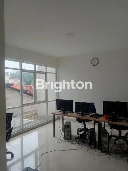 image RUMAH STRATEGIS 2 LANTAI DEKAT LABSCHOOL, KOMPLEK CIRENDEU (8)