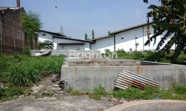 EX PABRIK NOL JALAN PROPINSI KRAKSAAN PROBOLINGGO