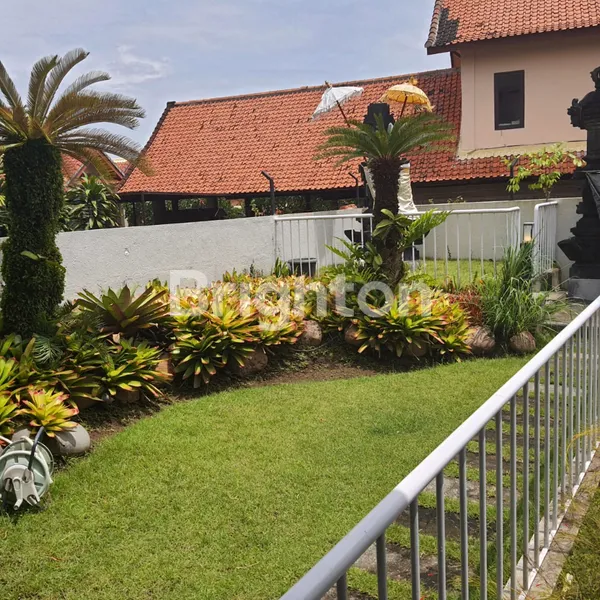 image VILLA EKSKLUSIF 3 LANTAI DI SANUR – HANYA 1 MENIT KE PANTAI MERTASARI (8)