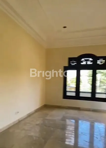 image RUMAH MEWAH AREA RENON JL MUHAMAD YAMIN (5)