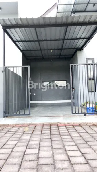 image RUMAH LANTAI 2 HANYA 10 MENIT KE PANTAI KEDUNGU (1)