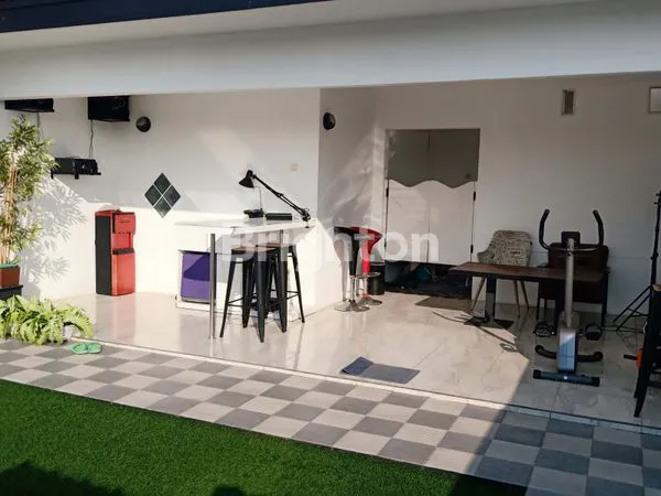 image RUMAH BESAR BERSIH DI TENGAH KOTA CIREBON (7)