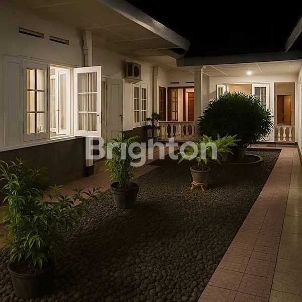 image RUMAH MEWAH FULLY FURNISHED 1 LANTAI DENGAN GARDEN TAMAN DI TEPI JALAN RAYA RAMAI TENGAH KOTA SOLO (8)