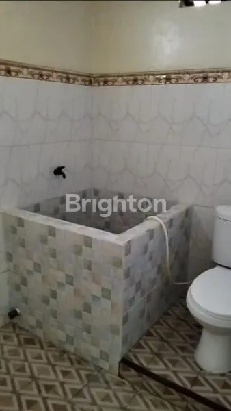 image RUMAH 2 LANTAI TEPI JALAN RAYA TENGAH KOTA SOLO DEKAT PASAR GEDHE (7)